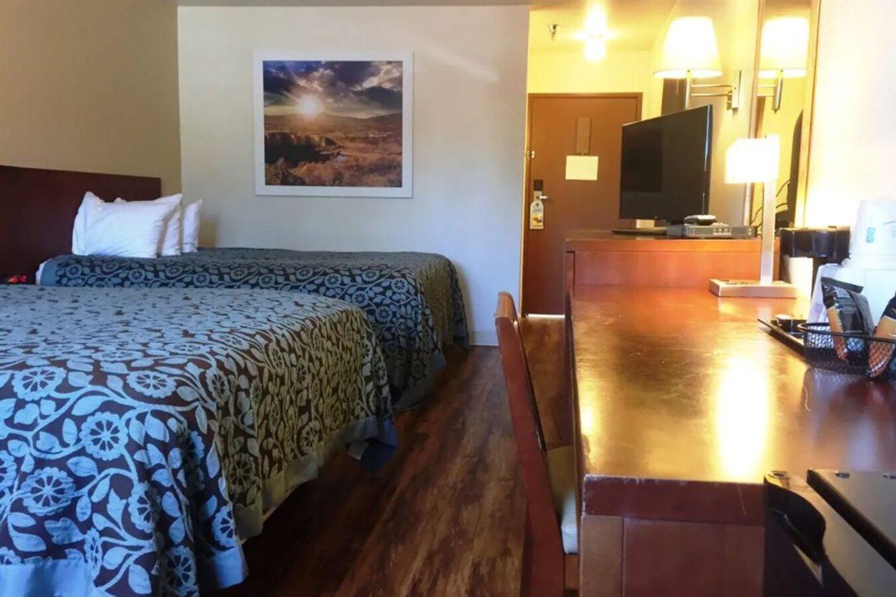 Days Inn By Wyndham Taos Dış mekan fotoğraf