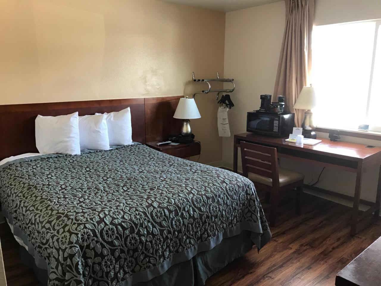 Days Inn By Wyndham Taos Dış mekan fotoğraf
