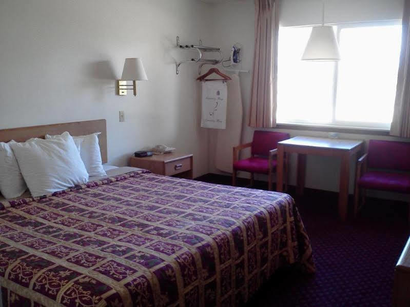 Days Inn By Wyndham Taos Dış mekan fotoğraf