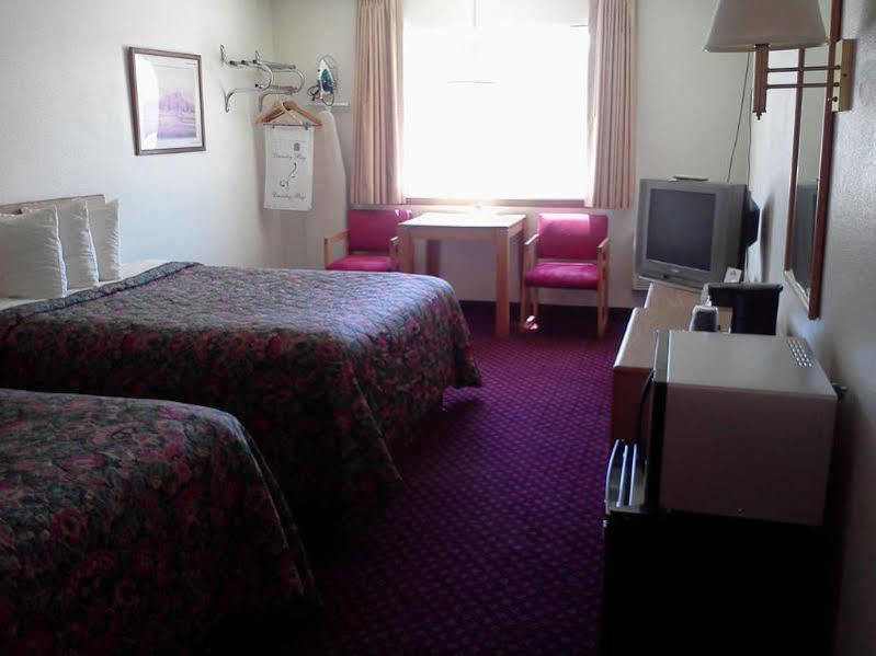 Days Inn By Wyndham Taos Dış mekan fotoğraf